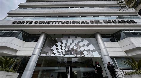 Corte Constitucional de Ecuador rechaza demandas contra decreto de “muerte cruzada” que decretó Lasso